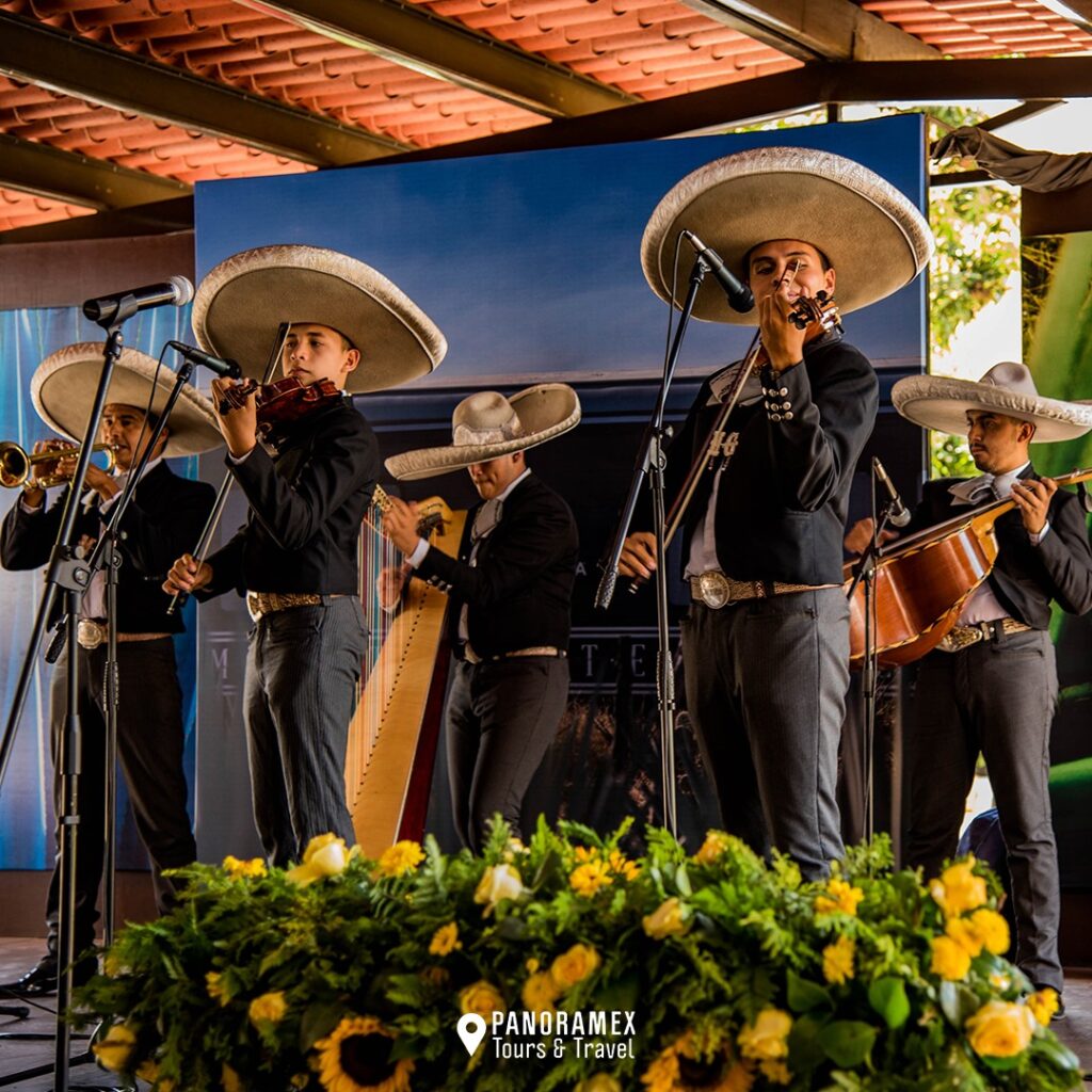 Mariachis live vanue in concert in Guadalajara night time things to do